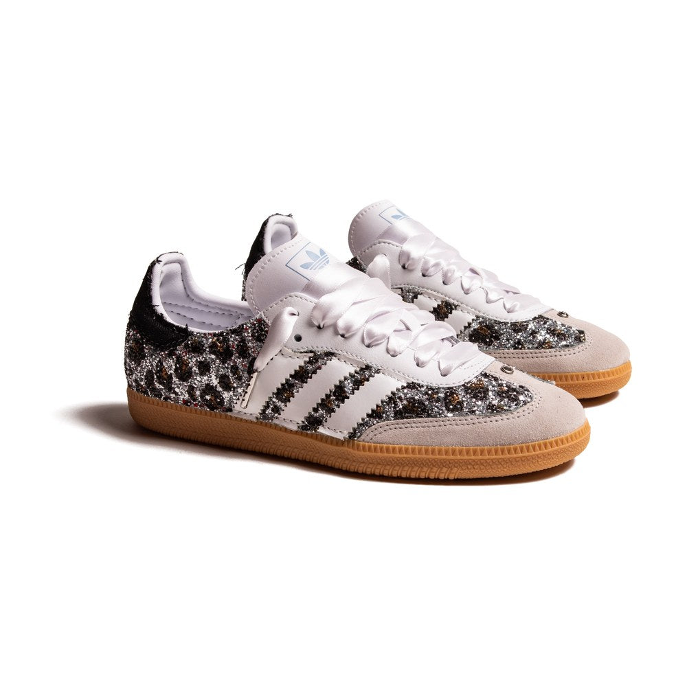 Adidas Samba Full Glitter Leopard Custom con glitter maculato, strisce in pelle bianca e lacci in raso