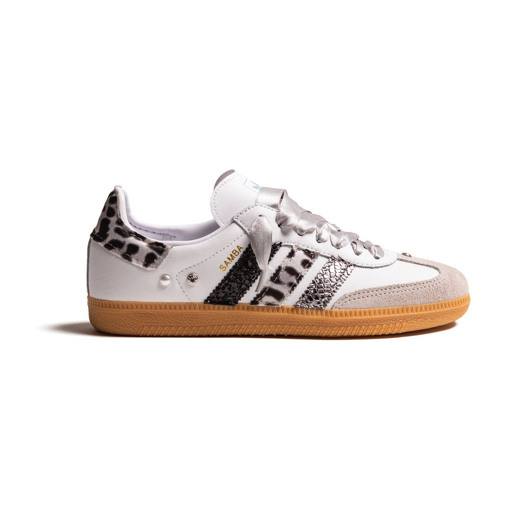 Adidas Samba Tris Glitter Silver Custom con glitter nero, leopardato argento, strass e perle