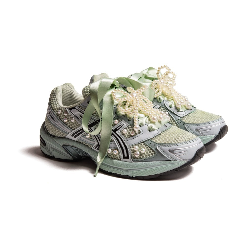 ASICS Gel 1130 Kawaii Mint Custom con tintura verde, perle iridescenti, fiocco decorativo e lacci in raso verde