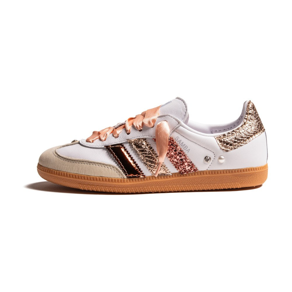 Adidas Samba Tris Glitter Bronze Custom con glitter bronzo, craccato oro, laminato marrone, strass e perle