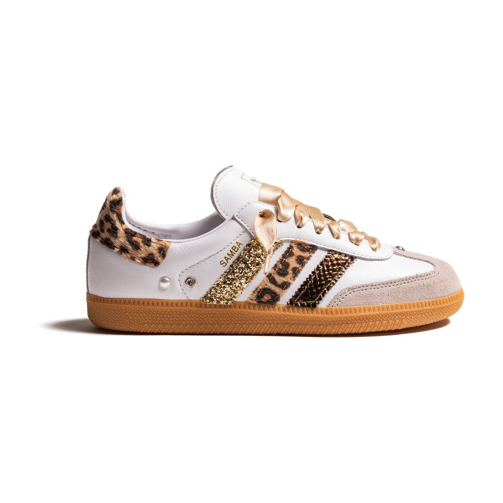 Adidas Samba Tris Glitter Gold Custom con glitter oro, velluto maculato, laminato bronzo e strass